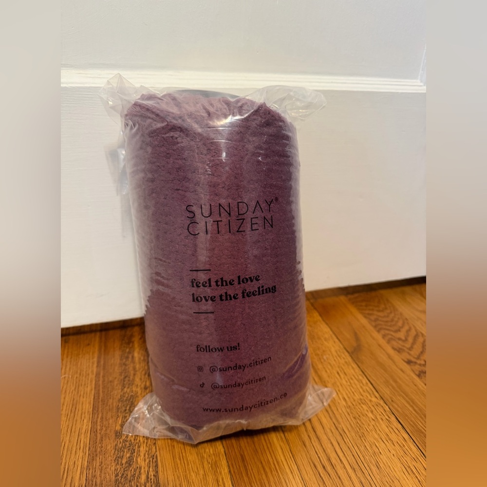 Sunday Citizen Snug Lap Throw